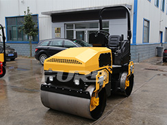 鋼輪款座駕壓路機(jī)做好保養(yǎng)不容忽視！