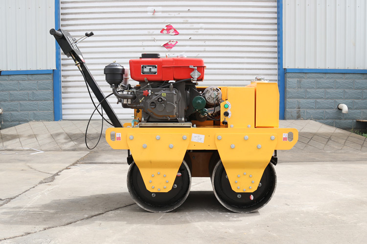 對(duì)于小型手扶壓路機(jī)的這些使用環(huán)境您要明白！